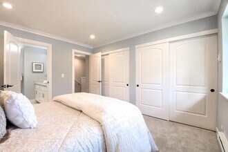 494 Lassen St, Unit A in Los Altos, CA - Foto de edificio - Building Photo