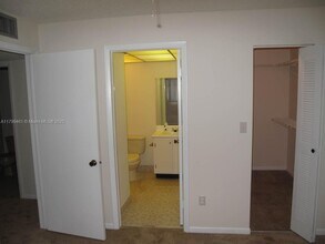 9704 S Belfort Cir in Tamarac, FL - Building Photo - Building Photo