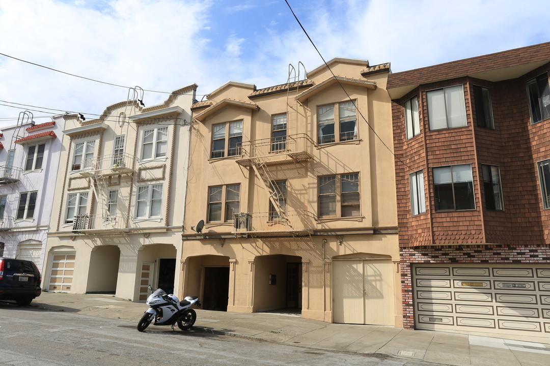 1323 16th Ave in San Francisco, CA - Building Photo