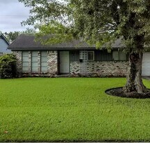 4315 Woodmont Dr in Houston, TX - Building Photo