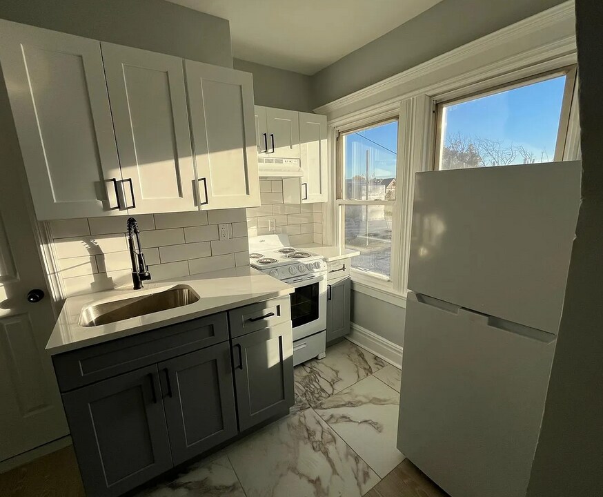 232 Park Ave in Orange, NJ - Building Photo