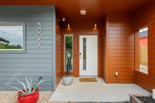 3008 E 14th 1/2 St in Austin, TX - Building Photo - Building Photo