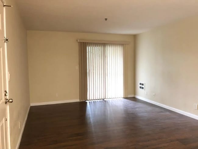 880 E Fremont Ave-Unit -309 in Sunnyvale, CA - Building Photo - Building Photo