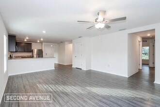 3399 Lakeland Ave in Palm Bay, FL - Foto de edificio - Building Photo