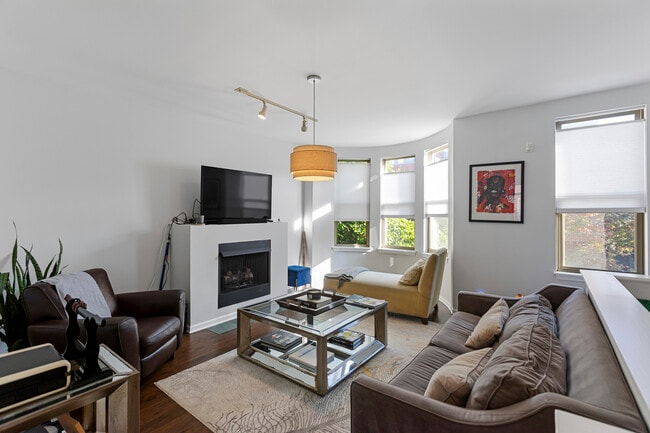 property at 720 W Evergreen Ave