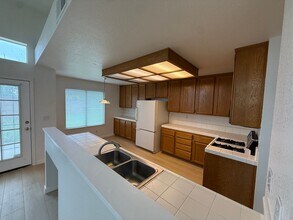 8163 Gualala Ct in Sacramento, CA - Building Photo - Building Photo