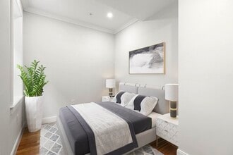 44 Grove St, Unit 3 in Boston, MA - Foto de edificio - Building Photo