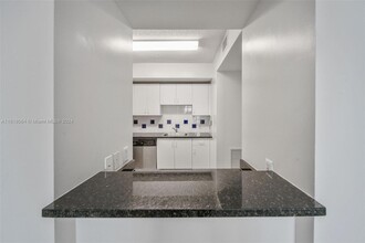 1500 Bay Rd, Unit G-0601 in Miami Beach, FL - Building Photo - Building Photo