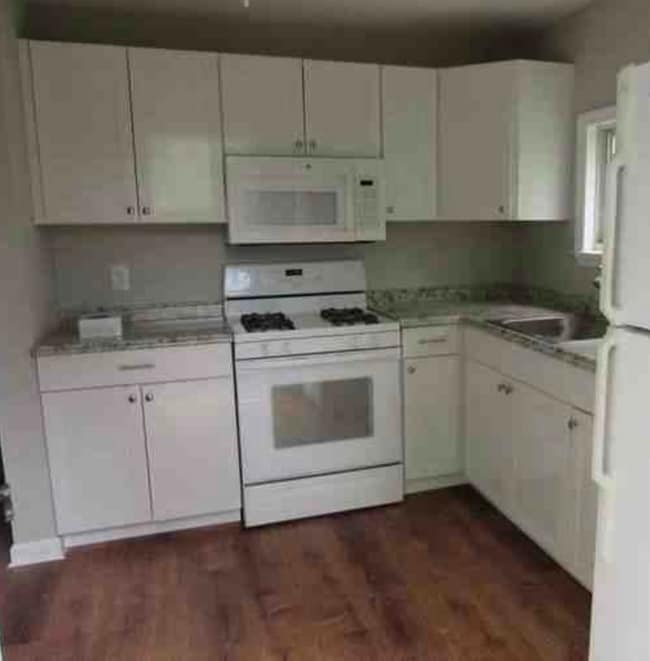 property at 24 Steinhardt Ave