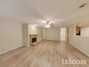 2506 Eastwood Dr in Lancaster, TX - Foto de edificio - Building Photo