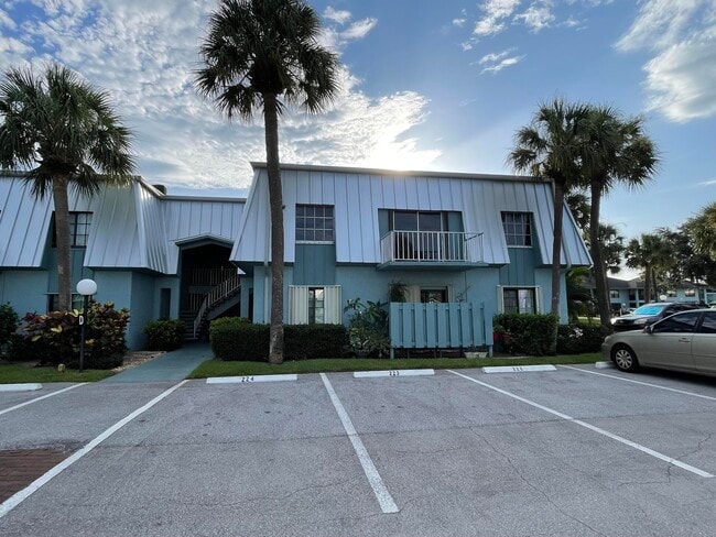 property at 950 S Kanner Hwy