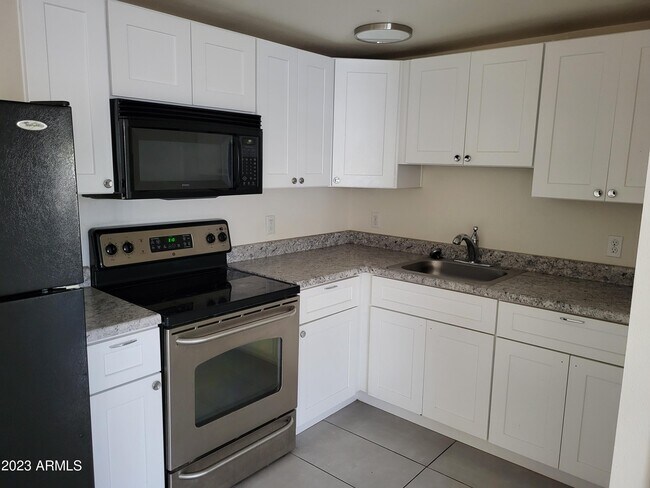 property at 1631 E Yale St