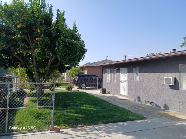 15450 Country Club Dr in Chino Hills, CA - Building Photo - Building Photo