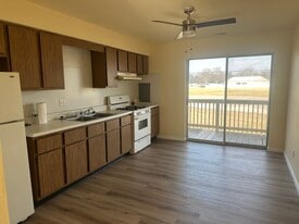 Ben Louis Apartments in Belleville, IL - Building Photo