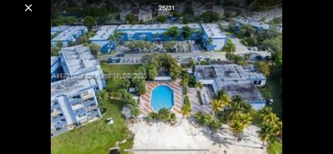 9367 Fontainebleau Blvd in Miami, FL - Building Photo - Building Photo