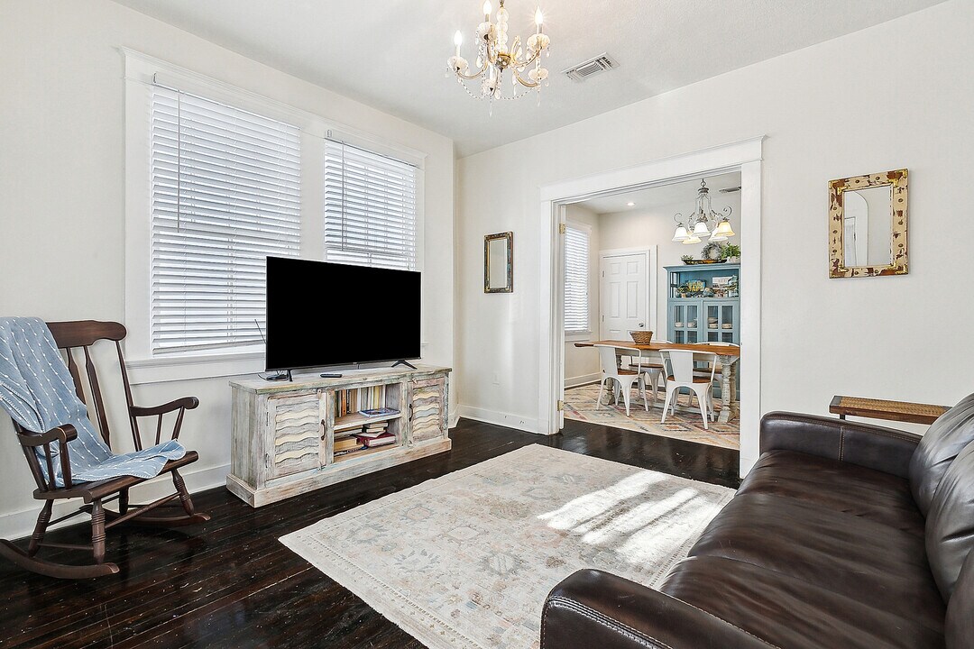819 Olga St, Unit Mid City 2Bed 2Bath in New Orleans, LA - Foto de edificio