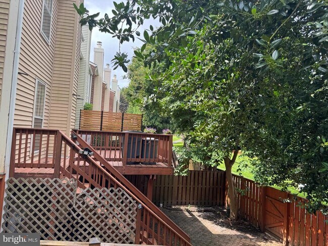 6591 Sand Wedge Ct in Alexandria, VA - Foto de edificio - Building Photo