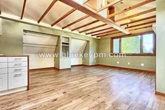 706 W 17th St in Vancouver, WA - Foto de edificio - Building Photo