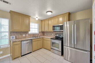 125 Pine St in Prairie View, TX - Building Photo - Building Photo