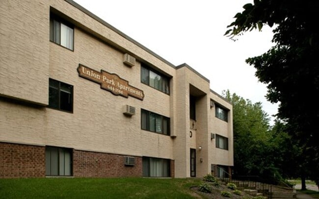 400 N Dewey St in St. Paul, MN - Building Photo - Building Photo