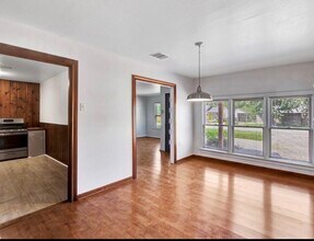 2044 Thonig Rd in Houston, TX - Building Photo - Building Photo