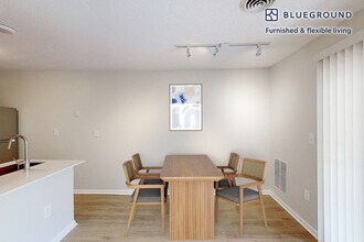 1 Arboretum Way in Burlington, MA - Building Photo - Building Photo