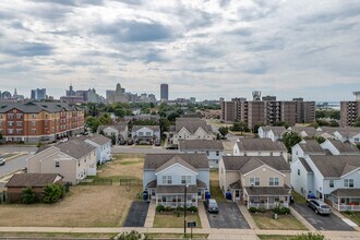 Lakeview on the Park in Buffalo, NY - Building Photo - Building Photo