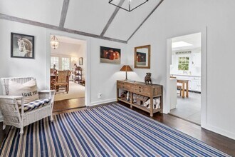 474 Water Mill Towd Rd in Southampton, NY - Building Photo - Building Photo