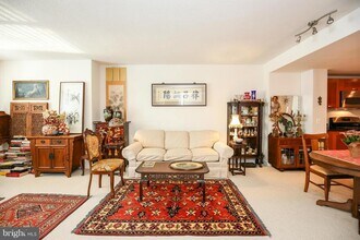 2451 Midtown Ave, Unit 216 in Alexandria, VA - Building Photo - Building Photo