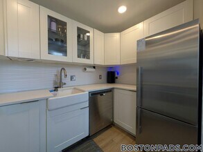 390 Riverway in Boston, MA - Building Photo - Building Photo