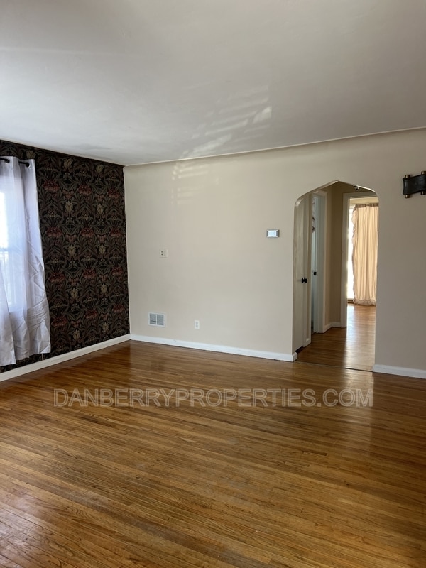 2222 Rood St in Toledo, OH - Building Photo - Building Photo