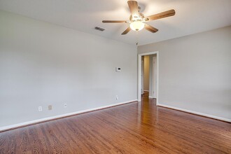 3905 Burkett Dr in Benbrook, TX - Building Photo - Building Photo