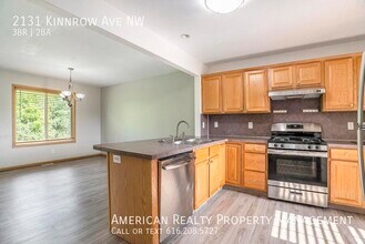 2131 Kinnrow Ave NW in Walker, MI - Building Photo - Building Photo