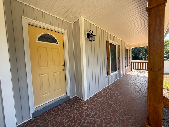 725 Brookside Dr in Gastonia, NC - Foto de edificio - Building Photo