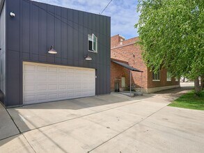 1290 Snelling Ave N in St. Paul, MN - Building Photo - Building Photo