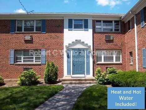 property at 10 Colonial Ct