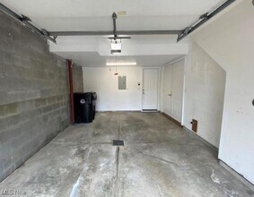 8329 Beacon Pl in Cleveland, OH - Building Photo - Building Photo