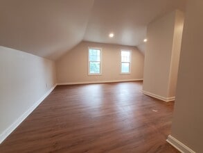 101 Gamage Ave, Unit 101 in Auburn, ME - Foto de edificio - Building Photo