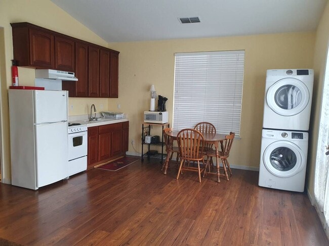 2876 Falcon Ct in Brentwood, CA - Building Photo - Building Photo