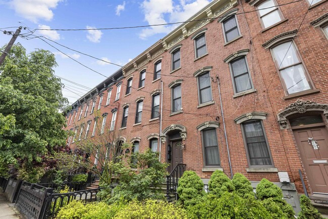 property at 211 York St