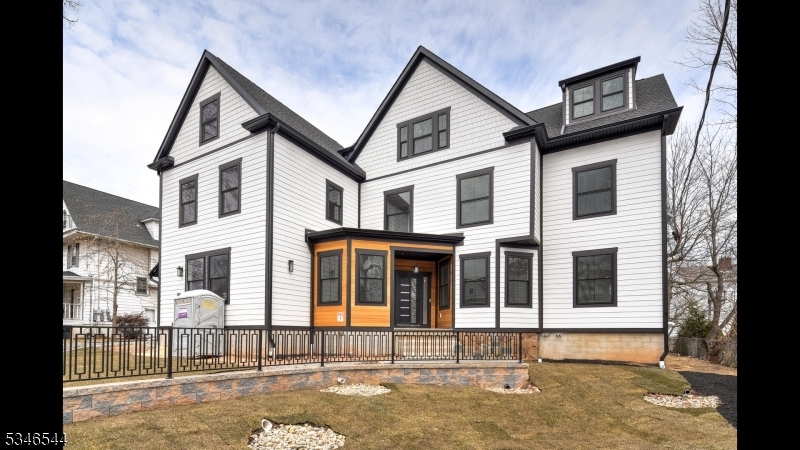 48 Walnut St in Montclair, NJ - Building Photo