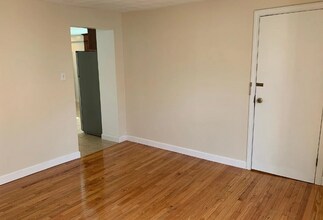 9 Skehan St, Unit 2 in Somerville, MA - Building Photo - Building Photo