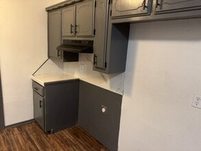 1056 Hargis Ln in Moore, OK - Building Photo - Building Photo