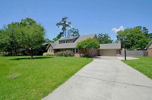 3202 Bayou Dr in La Porte, TX - Building Photo