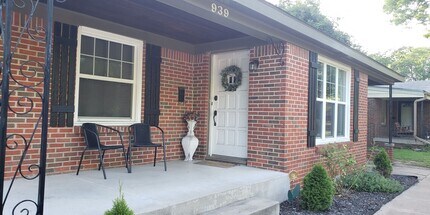 939 N Crestway St in Wichita, KS - Foto de edificio - Building Photo