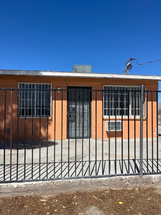 708 Jackson Ave, Unit D in Las Vegas, NV - Building Photo
