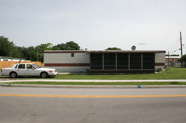 Townsley Estates in Lakeland, FL - Building Photo - Building Photo