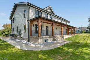 535 St James Ave in Phillipsburg, NJ - Building Photo