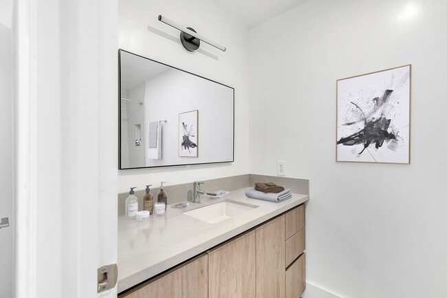 3756 Mentone Ave in Los Angeles, CA - Building Photo - Building Photo