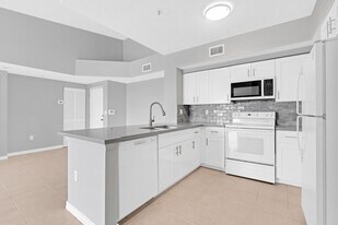 2120 W Preserve Way in Miramar, FL - Building Photo